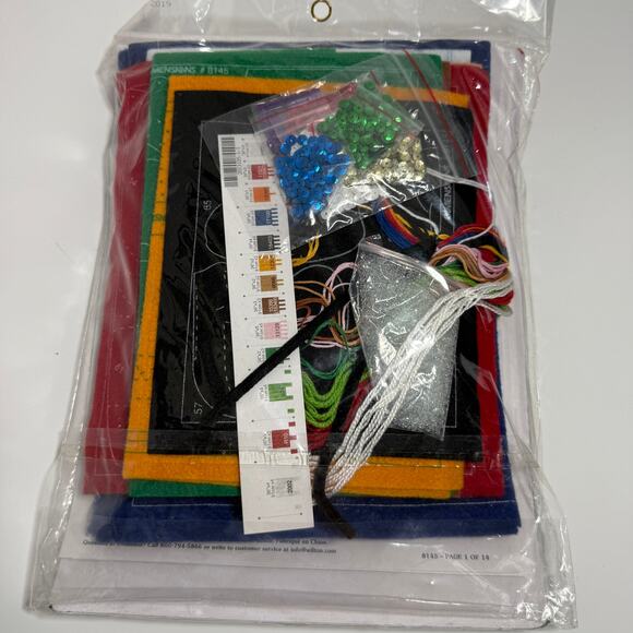 Dimensions 8145 Tobaggan Trio Felt Works Christmas Stocking Kit 18" NEW Sealed - Picture 3 of 6